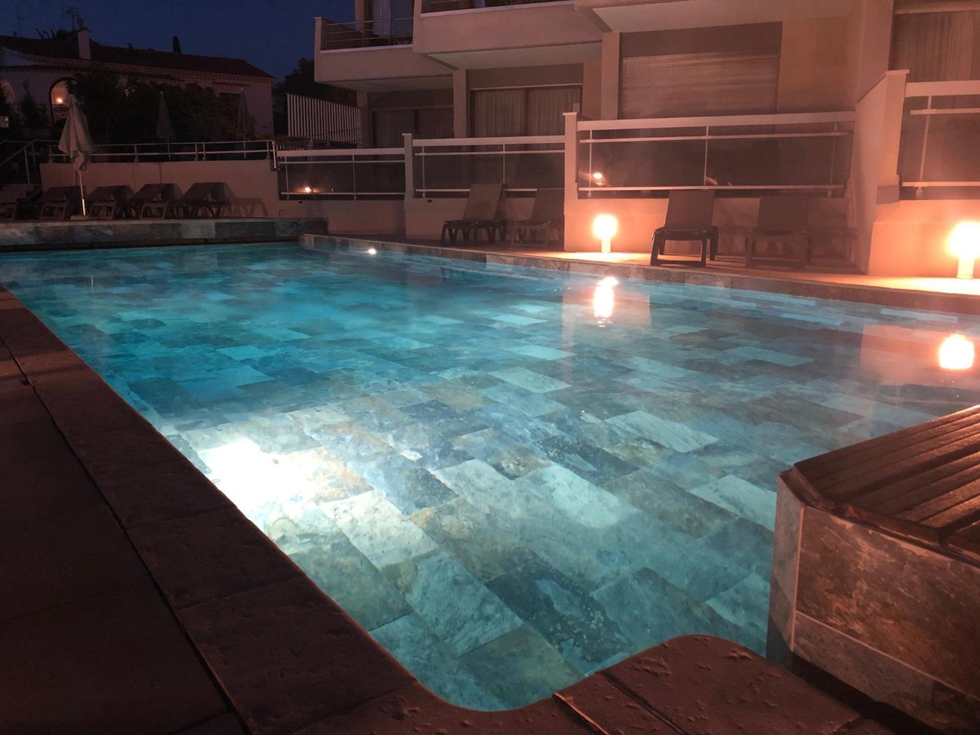 Hotel Brise De Mer - Piscine Interieure & Exterieure Saint-Raphaël Eksteriør billede