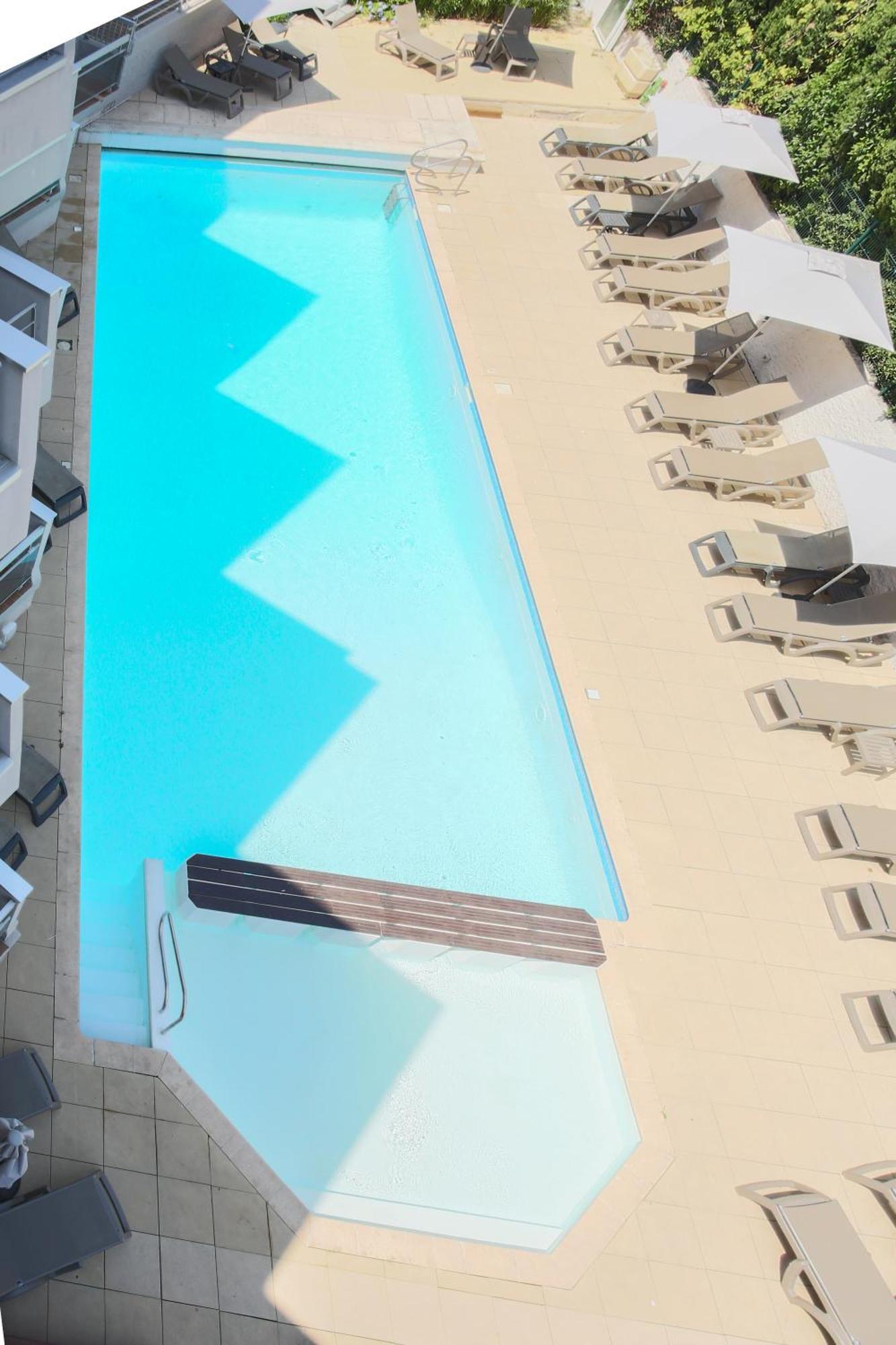 Hotel Brise De Mer - Piscine Interieure & Exterieure Saint-Raphaël Eksteriør billede