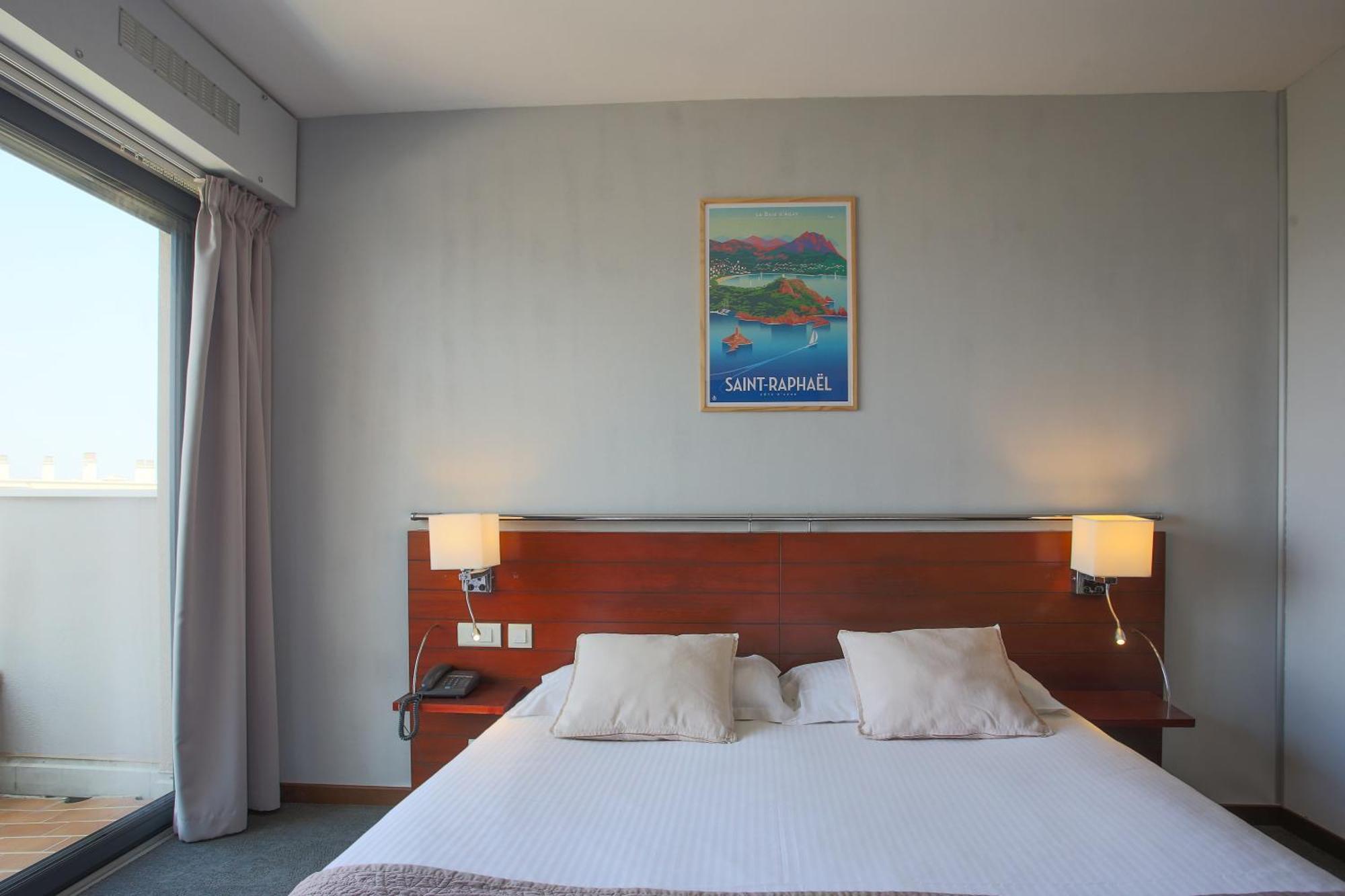 Hotel Brise De Mer - Piscine Interieure & Exterieure Saint-Raphaël Eksteriør billede